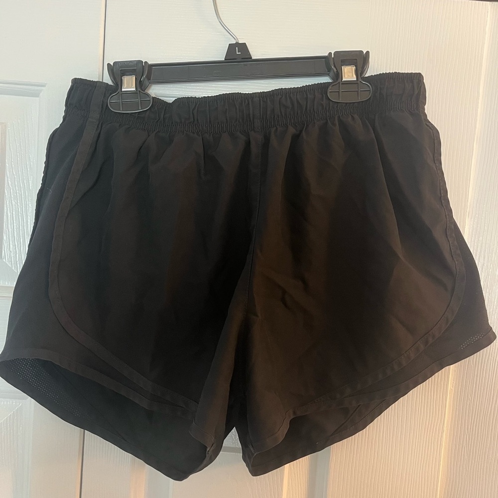 Nike Black Athletic Shorts Lightweight Performance Design